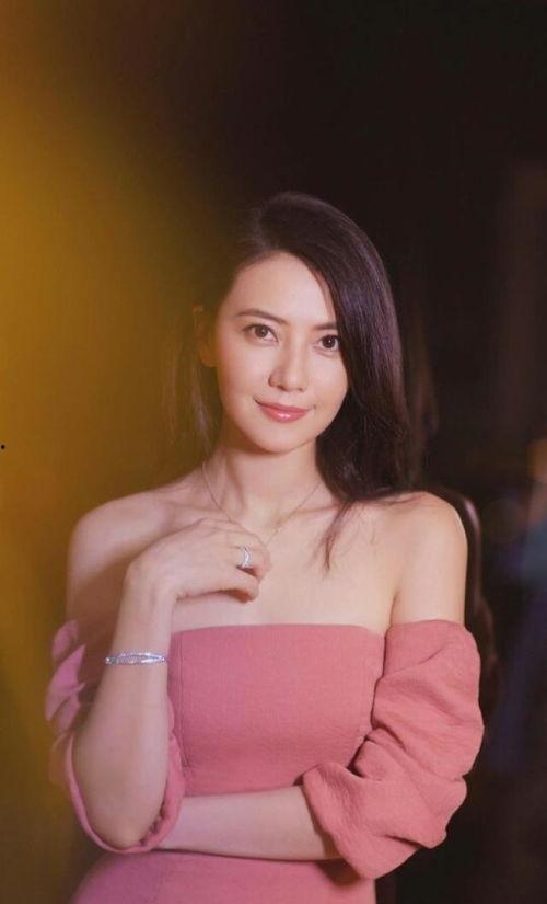 仝晓燕生活照,镜头下的生活瞬间