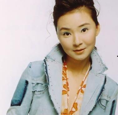 钱琳琳家庭背景资料,出身名门，传承家族荣耀的杰出女性